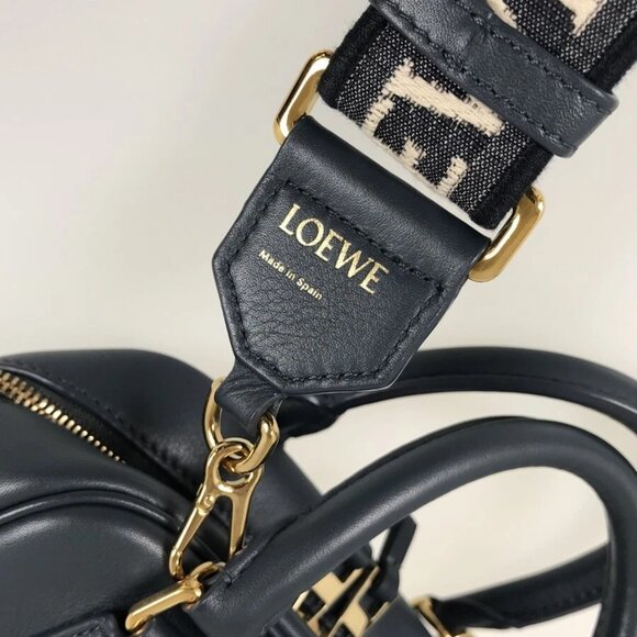 LOEWE Amazona 16 Hand bag - Picture 12 of 16